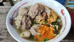 Gurih Kenyal Bakso Mas Ipul Langganan Anies Baswedan