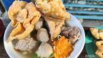 Gurih Kenyal Bakso Mas Ipul Langganan Anies Baswedan