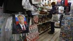 Toko Ini Bakal Singkirkan Souvenir Bergambar Presiden Putin