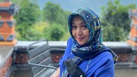 Penyanyi Dina Mariana meninggal dalam usia 59 tahun pada 3 November 2024 di RS MRCCC Siloam. Dina Mariana meninggal usai berjuang sembuh dari kanker dinding rahim sejak 2021. Foto: Instagram @dinamarianahs