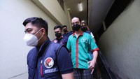 Fauzan menjalani pemeriksaan polisi. Foto: Palevi/detikcom