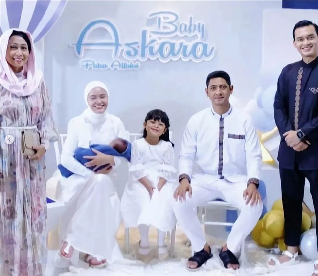 Sinetron yang dibintangi oleh Amanda Manopo, Arya Saloka, Evan Sanders, dan Glenca Chysara itu kini sudah tayang sebanyak 657 episode. Dikisahkan, Andin baru saja melahirkan anak bernama Askara Putra Alfahri. Foto: Dok. Instagram @ikatancintaofficialrcti7.