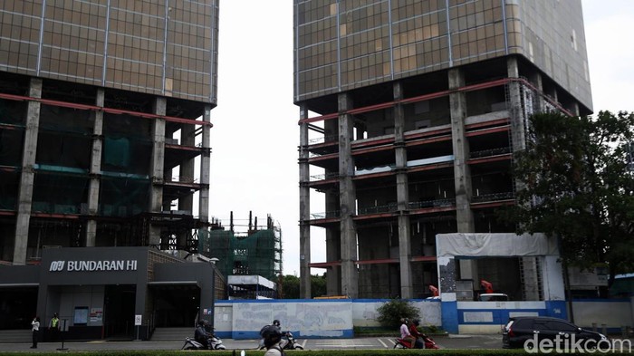 Gedung Indonesia 1 Sah Milik Surya Paloh Suasana Gedung Indonesia 1 di di MH Thamrin, Jakarta Pusat, Jumat (18/3/2022). Media Group, bisnis milik Surya Paloh telah menguasai Gedung Indonesia 1 yang terletak di MH Thamrin, Jakarta Pusat. Melalui PT Media Properti Indonesia (MPI), Media Group melakukan akuisisi saham dari China Sonangol Media Investment (CSMI).