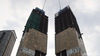 Gedung ini memiliki dua tower yakni North dan South dengan masing-masing terdiri 59 lantai, lalu 55 lantai di atas tanah.