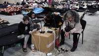 Hingga saat ini, belum ada tanda-tanda Rusia akan menghentikan invasi terhadap Ukraina yang pernah menjadi bagian dari negara itu saat masih bergabung dengan Uni Soviet. (AP/Czarek Sokolowski) 
