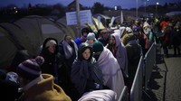 Badan PBB untuk pengungsi (UNHCR) mencatat lebih dari 3 juta orang mengungsi dari Ukraina untuk menghindari serangan Rusia. (AP/Daniel Cole) 