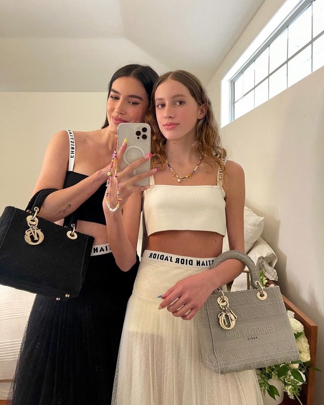 Beberapa waktu lalu video Britanny dengan putrinya, Jaydyn pun jadi viral. Para netizen bingung bagaimana dua wanita yang terlihat masih muda itu adalah pasangan ibu dan anak.Foto: Instagram @jadynxavier