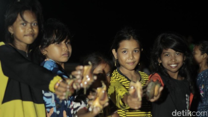 Anak-anak di Pulau Salarangan, Kecamatan Sapeken, Kabupaten Sumenep