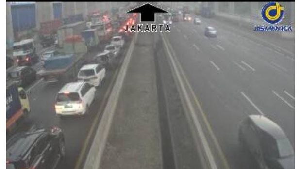 Kemacetan di Tol Jakarta Cikampek sore ini