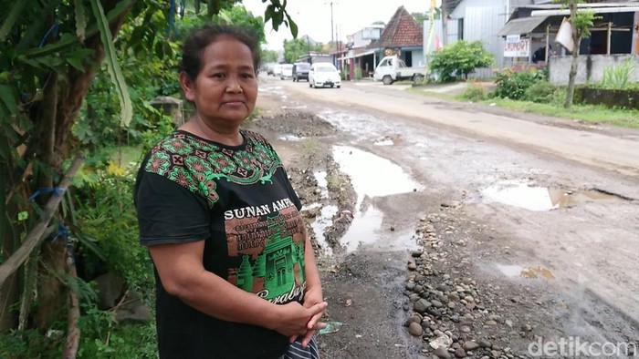 Kesaksian Warga Kerap Lihat Kecelakaan karena Berdampingan dengan Jalan Rusak