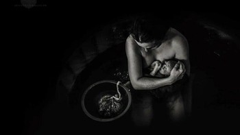 A Calm Birth In Times Of Pandemic karya Susanne Krauss dari Jerman Foto: The International Association of Professional Birth Photographers