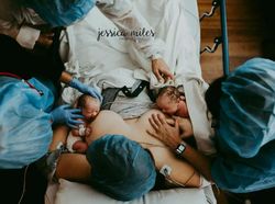 Bikin Merinding dan Nangis! Ini Karya Jawara Kontes Foto Persalinan