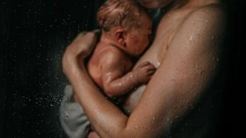 “Love Till Infinity karya Inge Berken dari Belanda Foto: The International Association of Professional Birth Photographers
