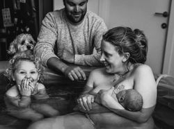 Bikin Merinding dan Nangis! Ini Karya Jawara Kontes Foto Persalinan