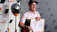 Pembalap Repsol Honda Team Pol Espargaro mengikuti konferensi pers jelang balapan MotoGP seri Pertamina Grand Prix of Indonesia 2022 di Pertamina Mandalika International Street Circuit, Lombok Tengah, NTB, Kamis (17/3/2022). 