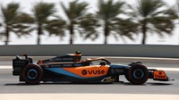 McLaren MCL36 masih didomnasi warna oranye seperti musim lalu, namun sentuhan warna biru yang dipakai musim ini lebih muda. Lando Norris dan Daniel Ricciardo akan kembali bahu membahu mengangkat performa pasukan Woking. Foto: Getty Images/Lars Baron