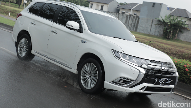 Mitsubishi Outlander PHEV Mitsubishi Outlander PHEV