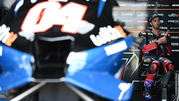 motogp mandalika sirkuit mandalika pertamina mandalika international street circuit Pertamina Grand Prix of Indonesia fabio quartararo Pembalap Monster Energy Yamaha Fabio Quartararo memacu kecepatan sepeda motornya pada hari terakhir tes pramusim MotoGP 2022 di Pertamina Mandalika International Street Circuit, Lombok Tengah, NTB, Minggu (13/2/2022). ANTARA FOTO/Andika Wahyu/foc.