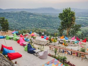 Obelix Hills, Indahnya Panorama Alam Yogyakarta dari Ketinggian