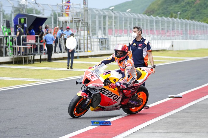 Rangkaian Pertamina Grand Prix of Indonesia 2022 dimulai hari ini Jumat (18/3). Para pebalap MotoGP siap menggeber motor mereka di sesi latihan bebas.
