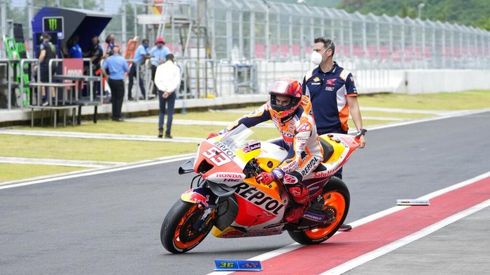 Pebalap MotoGP Mulai Jajal Sirkuit Mandalika di Sesi Latihan Bebas Rangkaian Pertamina Grand Prix of Indonesia 2022 dimulai hari ini Jumat (18/3). Para pebalap MotoGP siap menggeber motor mereka di sesi latihan bebas.