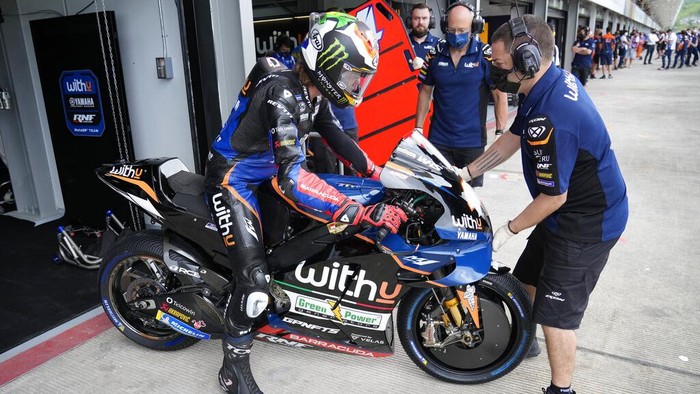 Pebalap MotoGP Mulai Jajal Sirkuit Mandalika di Sesi Latihan Bebas Rangkaian Pertamina Grand Prix of Indonesia 2022 dimulai hari ini Jumat (18/3). Para pebalap MotoGP siap menggeber motor mereka di sesi latihan bebas.