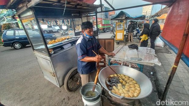 Pedagang cakue di Pangalengan.