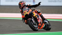 Berturut-turut di posisi 10 besar ada Aleix Espargaro, Brad Binder, Enea Bastianini, Francesco Bagnaia, dan Joan Mir. Juara Dunia MotoGP 2021, Fabio Quartararo, ada di posisi ke-16.  