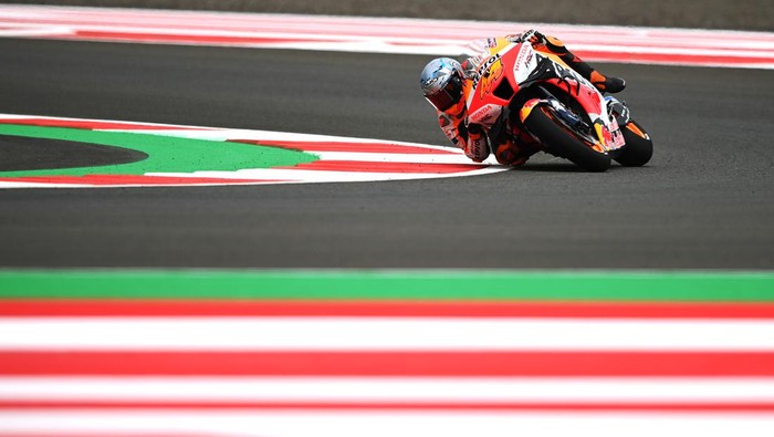Pol Espargaro Jadi yang Tercepat di Latihan Bebas 1 MotoGP Mandalika Hasil free practice 1 Pertamina Grandprix of Indonesia sudah bisa ditengok. Rider Repsol Honda, Pol Espargaro, menjadi yang tercepat.