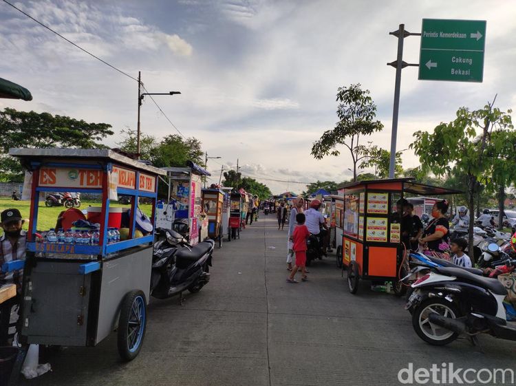 Seru! Pusat Jajanan Sore Murah Meriah di PSB Kelapa Gading