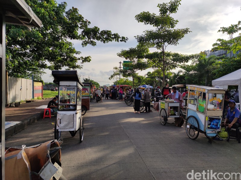Pusat Jajanan PSB Kelapa Gading
