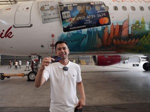 Raffi Ahmad Pamer Kartu BNI-Batik Air: Cocok untuk Pebisnis-Traveler