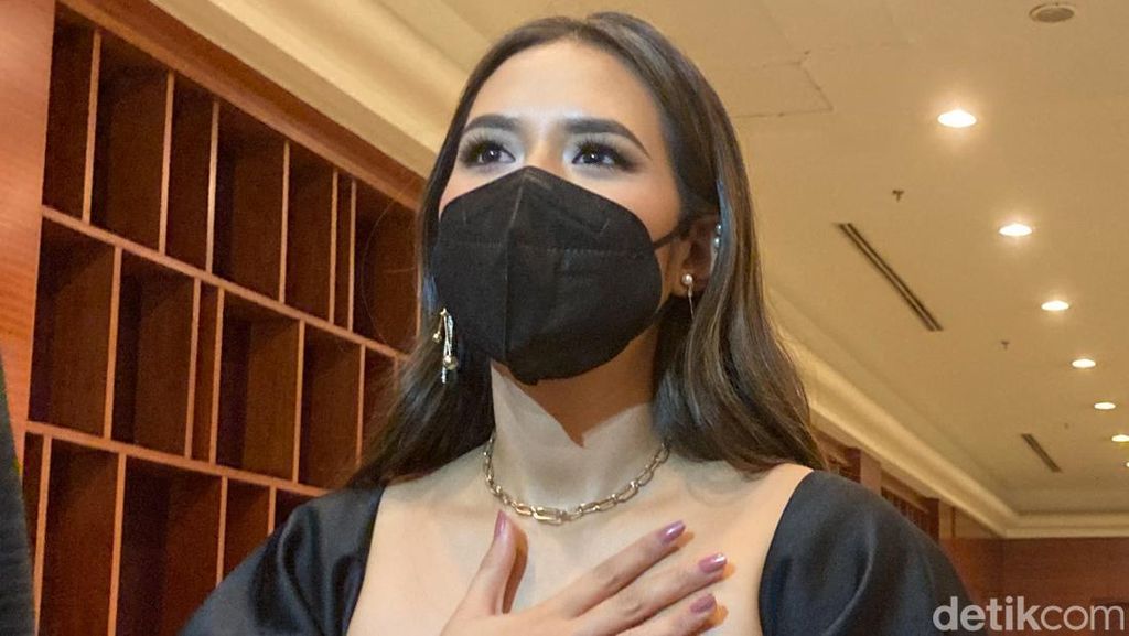 Raisa Ajak Penggemar Curhat Lewat Resso