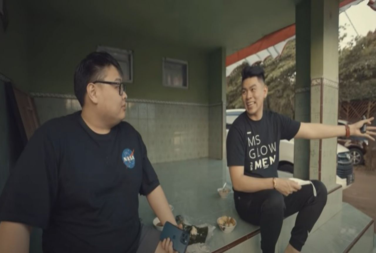 Selebriti yang pernah borong bakso satu gerobak
