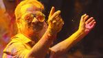 Semarak Warna Festival Holi di India