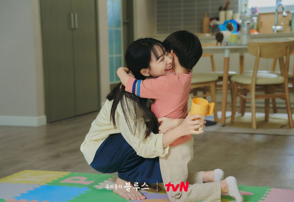 Shin Min Ah dalam drama Korea Our Blues