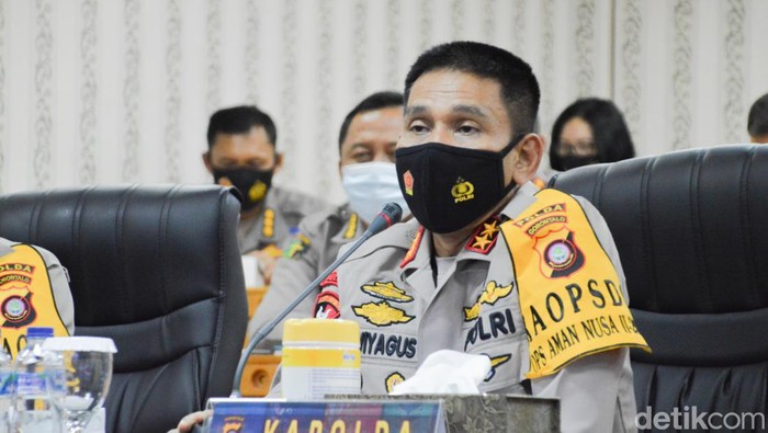 Sosok Kapolda Gorontalo Irjen Akhmad Wiyagus yang dinilai anti suap hingga masuk nominasi Hoegeng Awards 2022 (detikcom/Ajis Halid) Sosok Kapolda Gorontalo Irjen Akhmad Wiyagus yang dinilai anti suap hingga masuk nominasi Hoegeng Awards 2022 (detikcom/Ajis Halid)