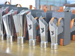 Nggak Perlu Impor Piala MotoGP Mandalika, Perajinnya Orang Lokal