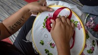 Sekitar 166 warga binaan perempuan dari total 287 warga binaan dilatih dan diberdayakan dalam mengembangkan keterampilannya.