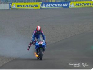 Ternyata Ini Penyebab Motor Alex Rins Terbakar di Mandalika