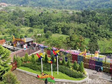 Kawasan Prigen, Kabupaten Pasuruan selama ini dikenal dengan panorama alam yang memukau. Kawasan yang berada di kaki Gunung Arjuno ini potensinya besar sebagai tempat wisata.