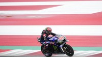 Pada sesi Q2, Fabio Quartararo langsung tancap gas untuk mencatatkan waktu tercepat 1 menit 31,227 detik, melewati catatan waktu Bagnaia di awal. AP Photo/Achmad Ibrahim