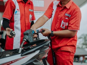 Doa Erick Thohir-Ahok buat Sejoli yang Prewed di SPBU