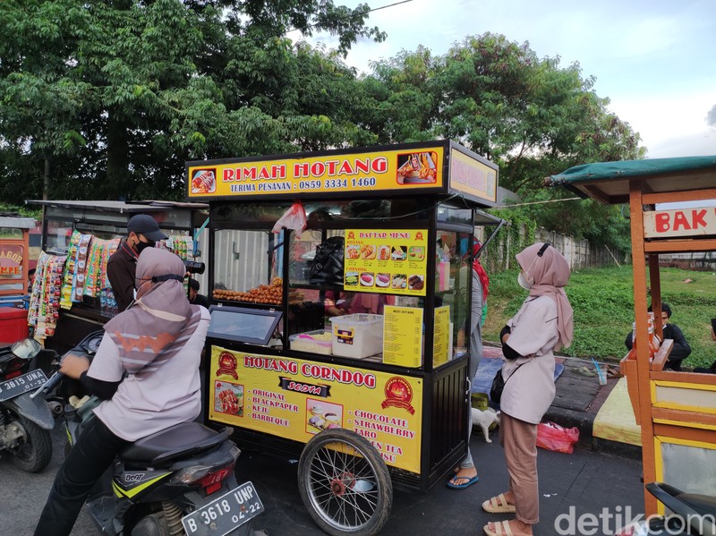 Hotang Racikan Gadis Cantik di Pusat Jajanan PSB Kelapa Gading