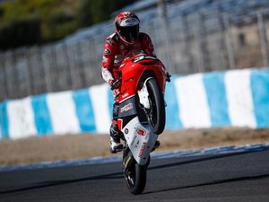 Berhasil Start di Baris Terdepan, Mario Aji Dipuji Aleix Espargaro