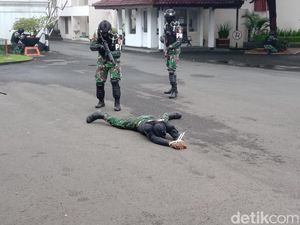 Menegangkan! Begini Momen TNI Menaklukkan Teroris di Purbalingga
