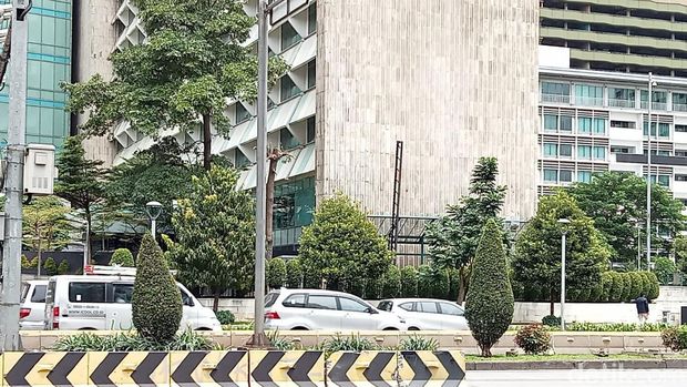 Lokasi mobil Vellfire tabrak separator di Jakpus (Anggi/detikcom)