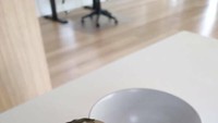 Menjadi tantangan terbesar dari berada di dapur, membuka kaleng bukan hal yang mudah untuk dilakukan. Tetapi entah kekuatan apa yang digunakan, tutup kaleng ini berhasil dibuka dengan sempurna. Foto: Reddit