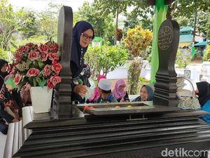 Kesetiaan Fans Nike Ardilla di Haul ke-27