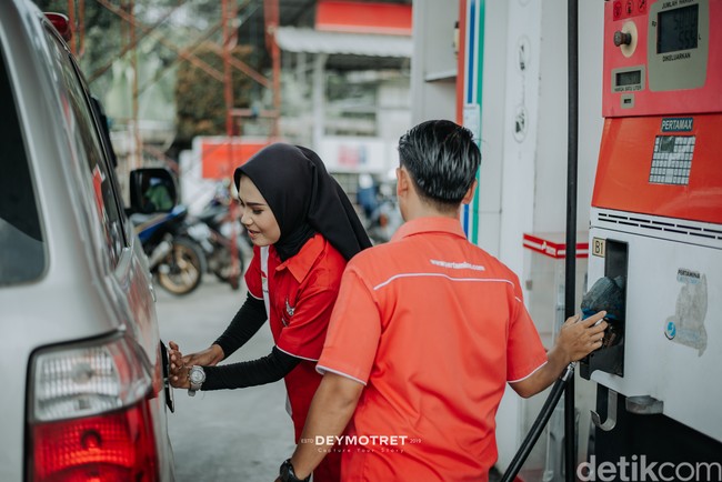 Unggahannya mendapatkan reaksi dari Menteri BUMN Erick Thohir dan Komisaris Utama Pertamina Ahok, Deris mengaku terkejut. Kaget dan sangat bangga sekali, suatu kehormatan buat saya pribadi, pungkasnya sumringah. Foto: Dok. pribadi @deymotret_.